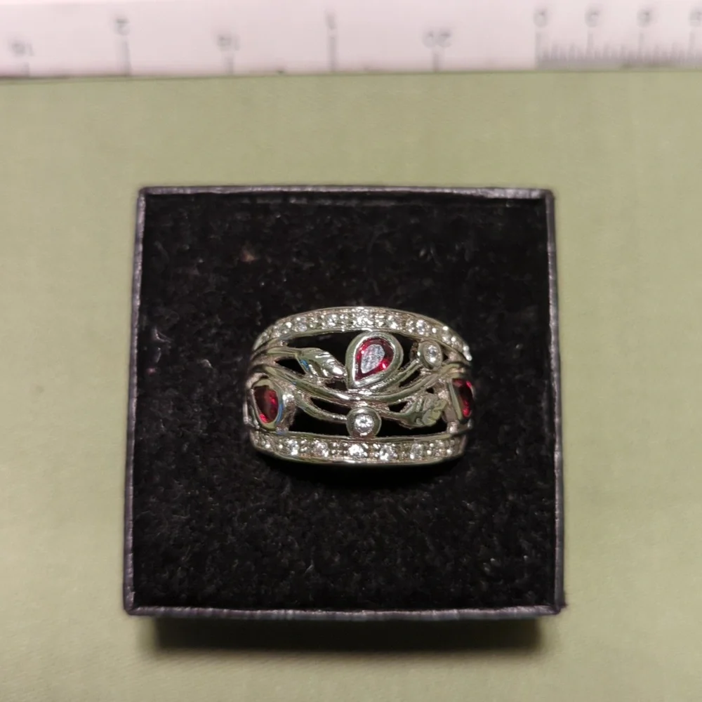 Vintage Sterling Silver Red Gem Ring - Picture 1 of 5